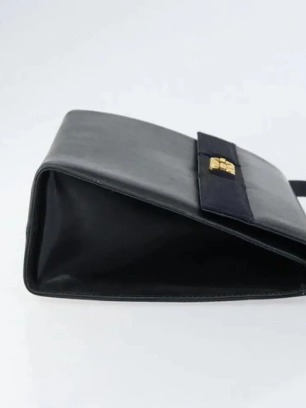 Salvatore Ferragamo Shoulder Bag Leather Black Gold Auth 152686